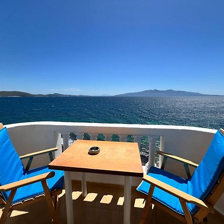 Sarandë Rock Star-Pllakat Bed & Breakfast エクステリア 写真