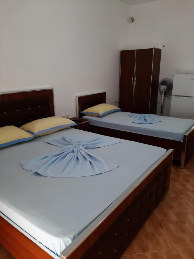 Sarandë Rock Star-Pllakat Bed & Breakfast エクステリア 写真