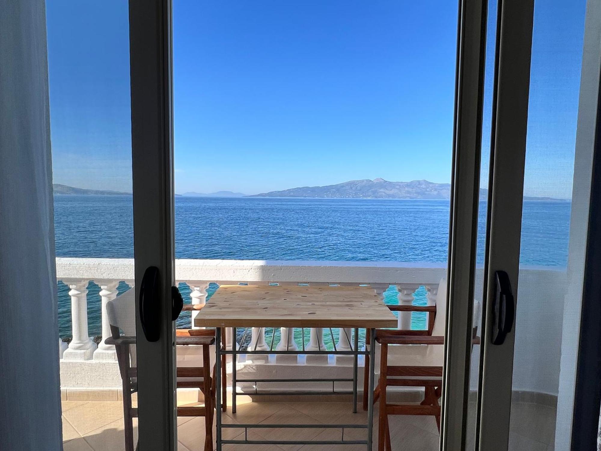 Sarandë Rock Star-Pllakat Bed & Breakfast エクステリア 写真
