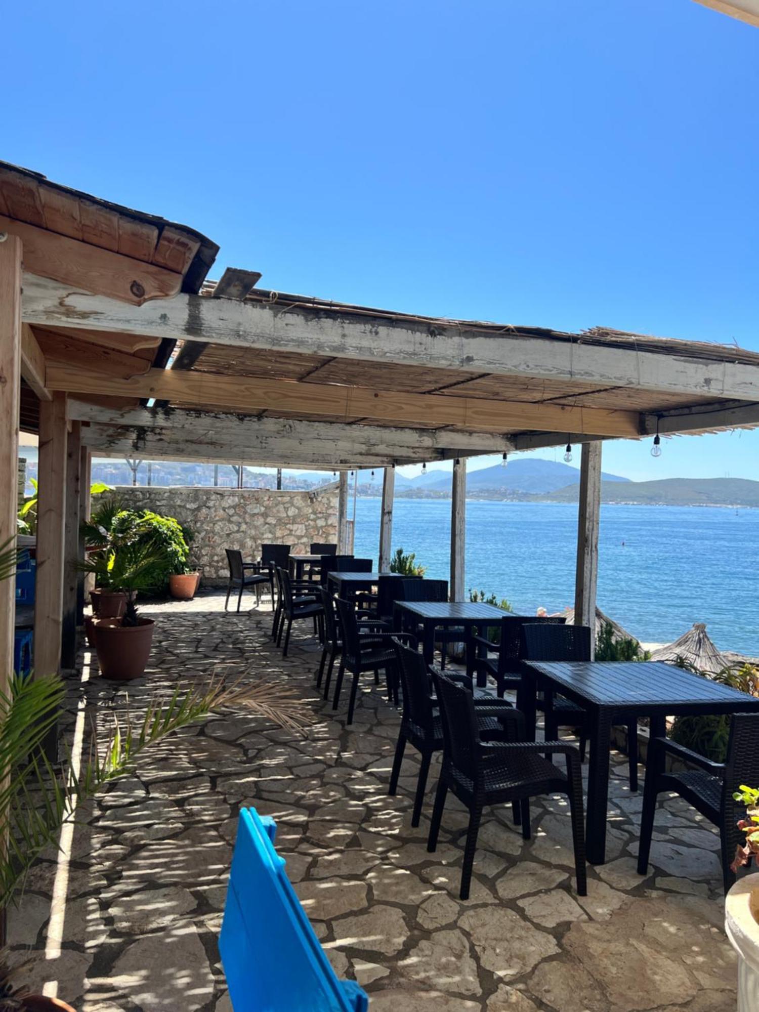 Sarandë Rock Star-Pllakat Bed & Breakfast エクステリア 写真